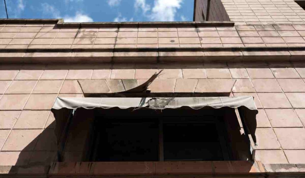 8 Problems Caused By Poor Awning Installation